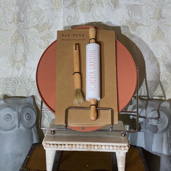 🎊 Rae Dunn Piecrust Cutter Gift Set - Picture 2 of 5